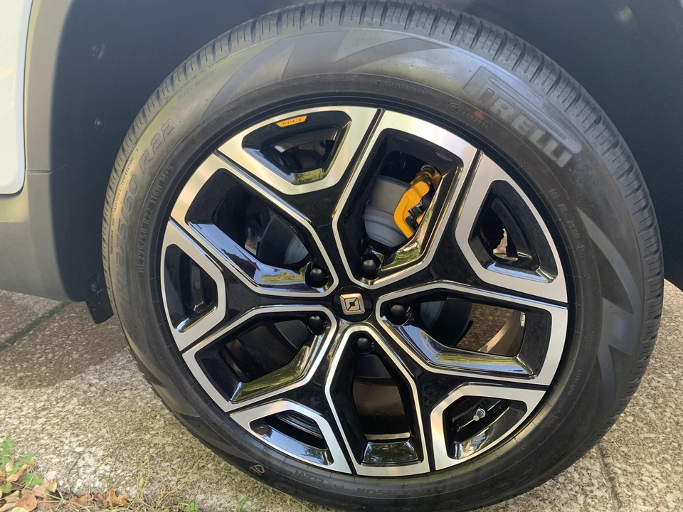 2022 Rivian R1T - Image 25 of 31