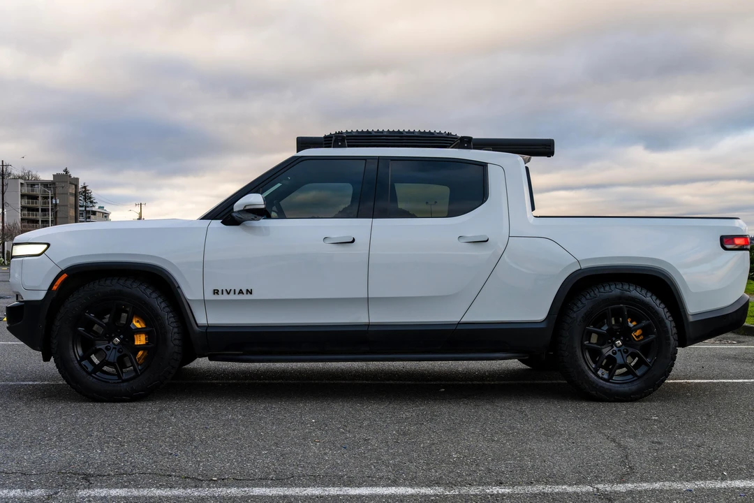 2022 Rivian R1T - Image 3 of 31
