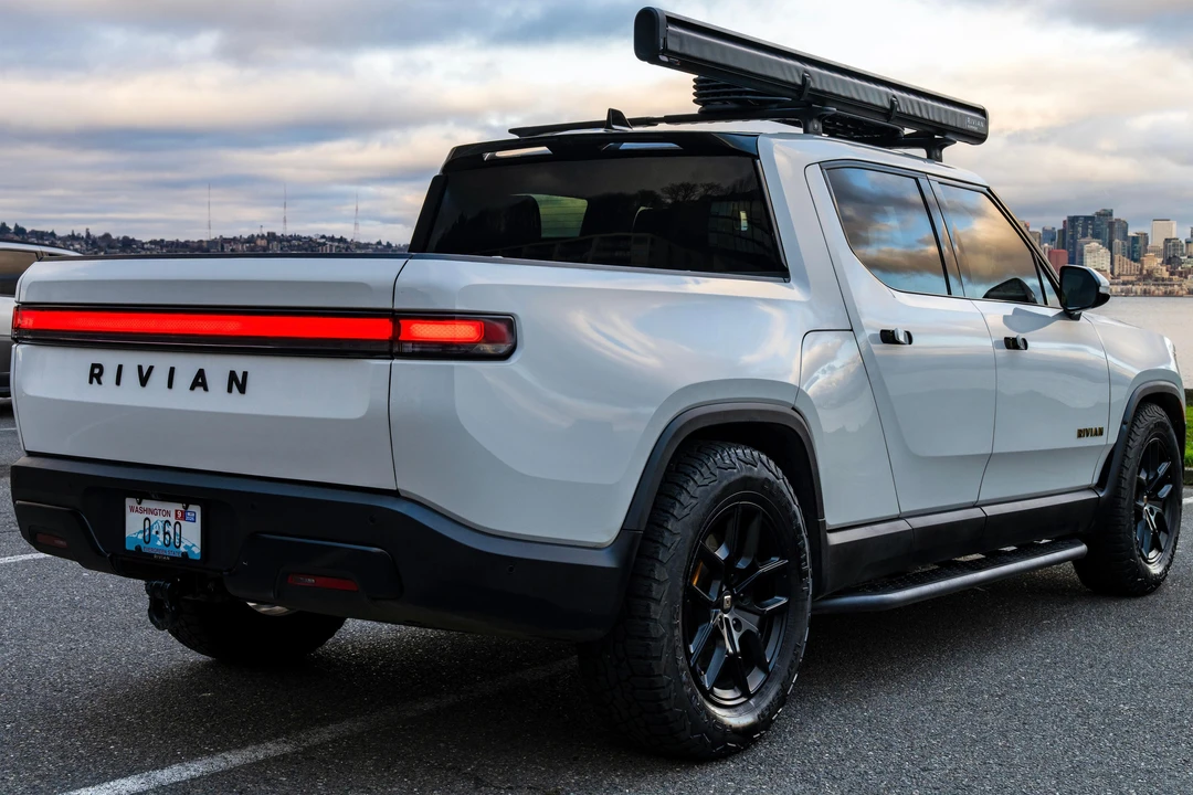 2022 Rivian R1T - Image 4 of 31