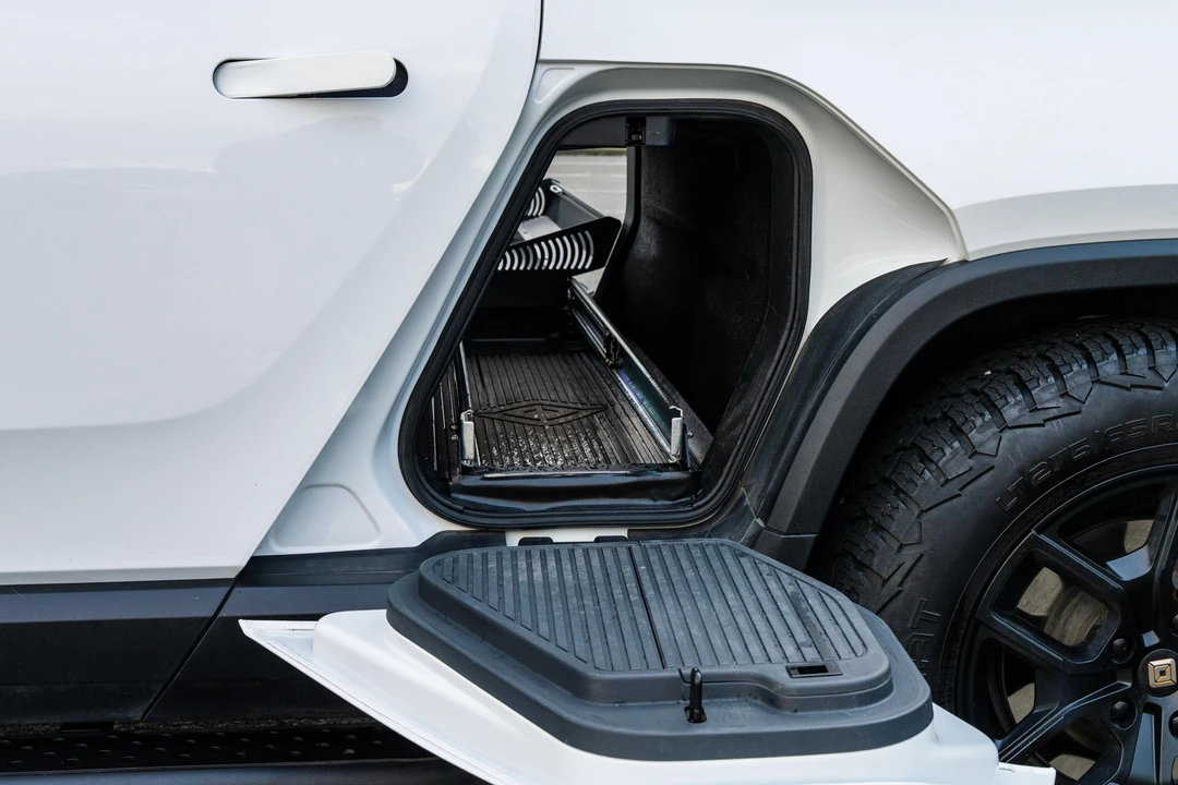 2022 Rivian R1T - Image 17 of 31
