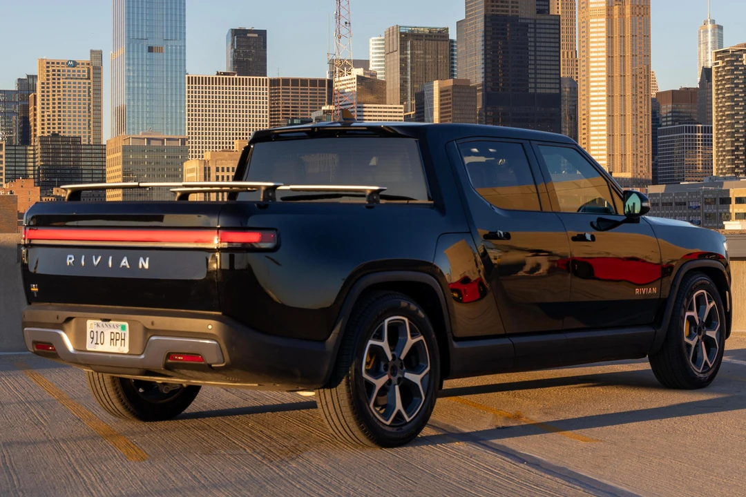 2022 Rivian R1T - Image 4 of 31