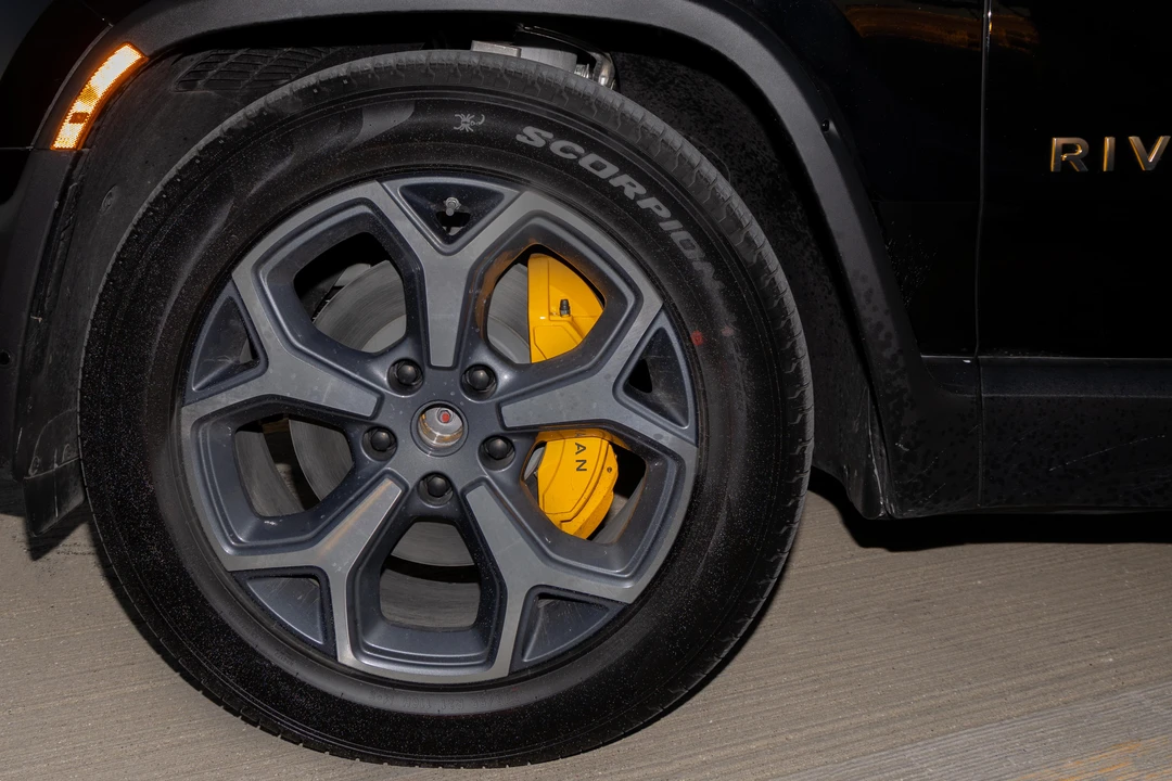 2022 Rivian R1T - Image 30 of 31