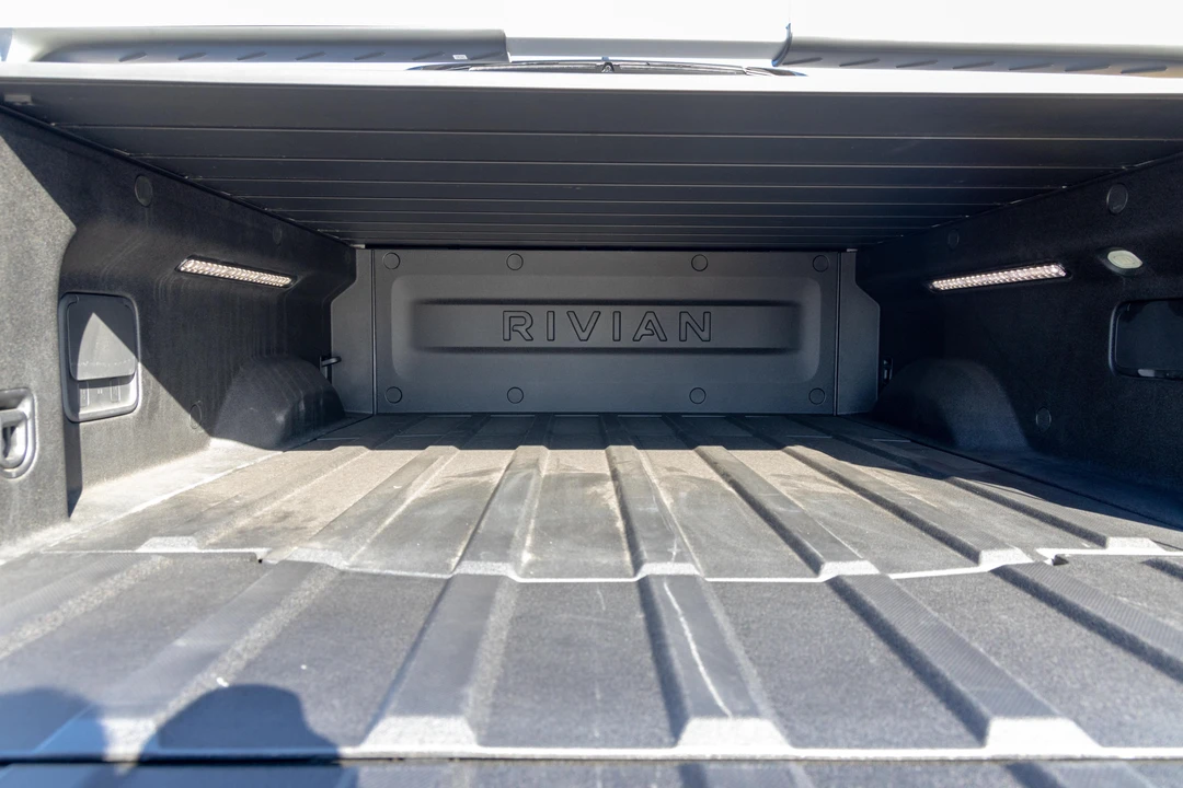 2022 Rivian R1T - Image 25 of 31