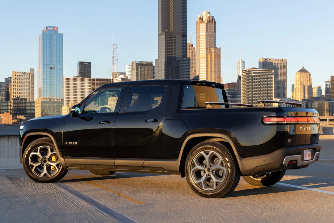 2022 Rivian R1T - Image 10 of 31