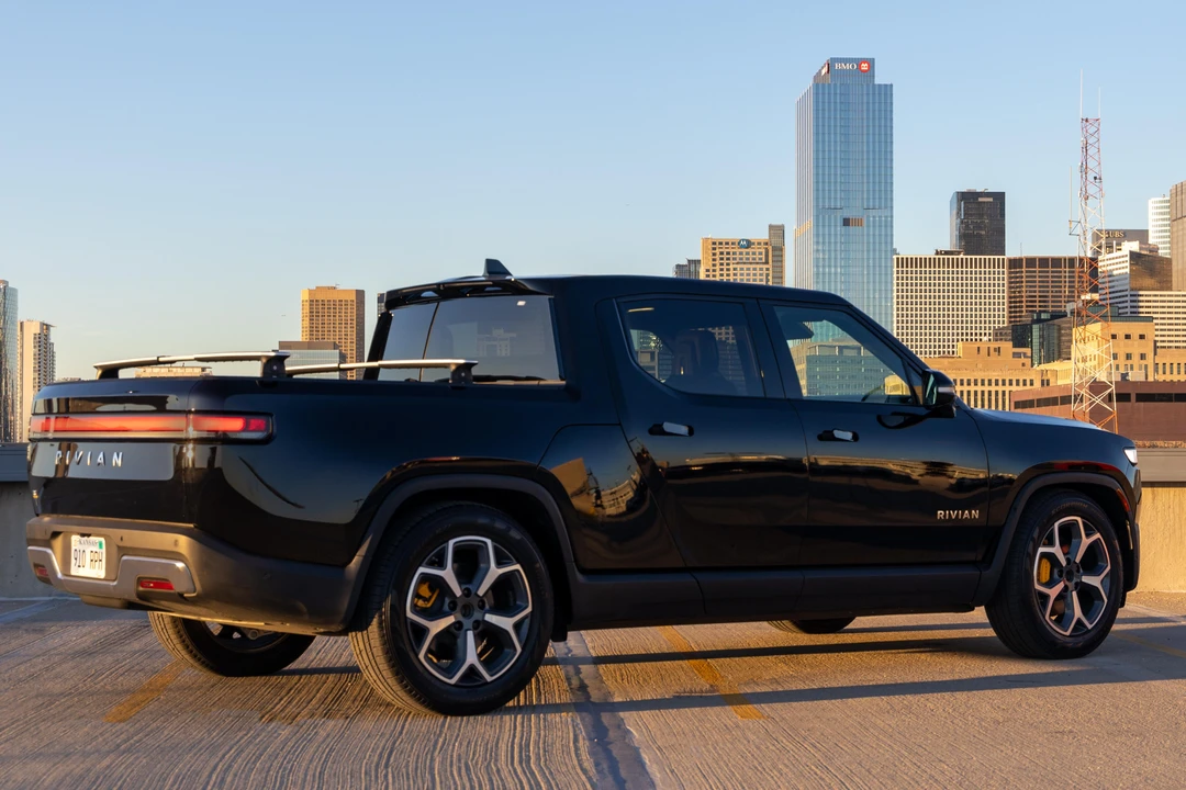 2022 Rivian R1T - Image 14 of 31