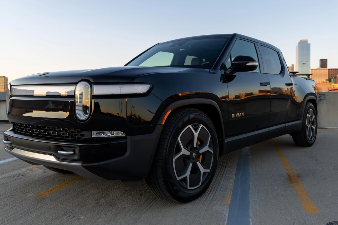 2022 Rivian R1T - Image 7 of 31