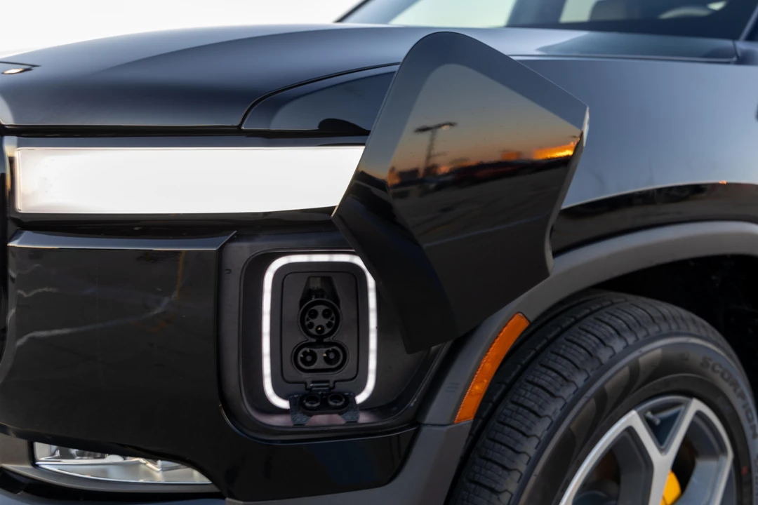 2022 Rivian R1T - Image 18 of 31