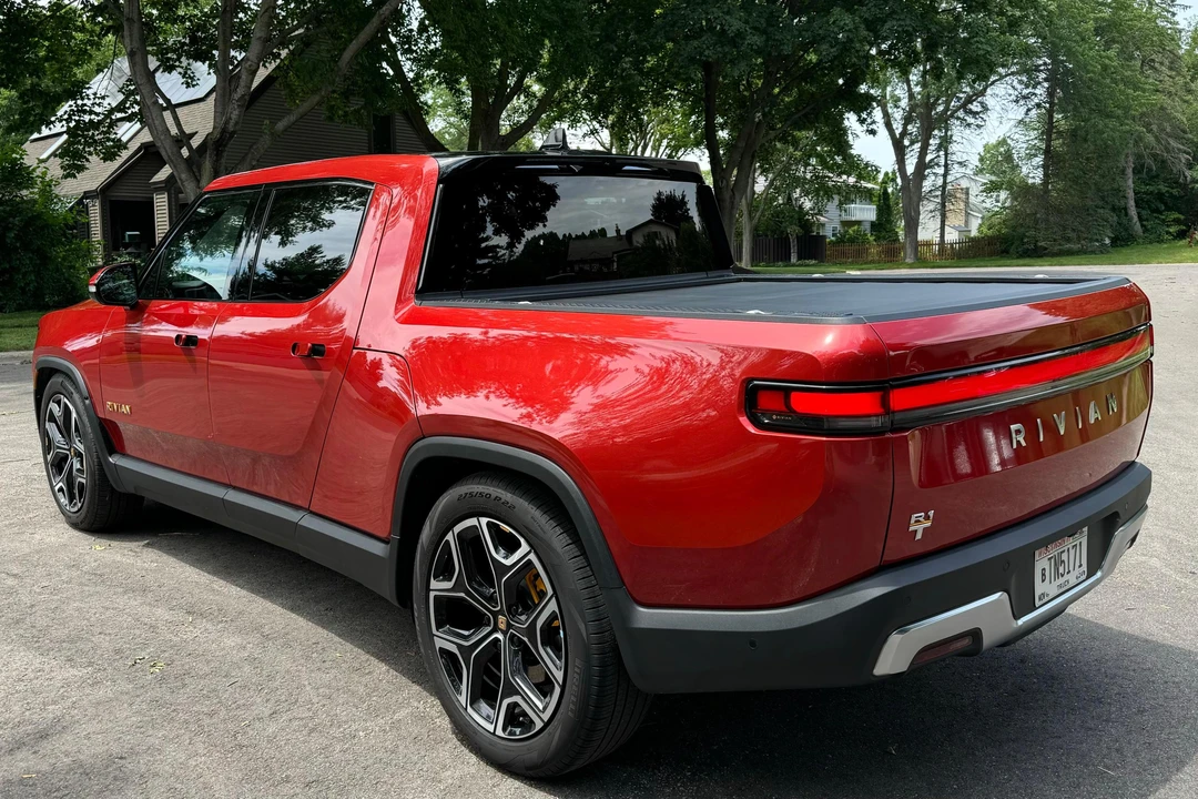 2022 Rivian R1T - Image 4 of 31