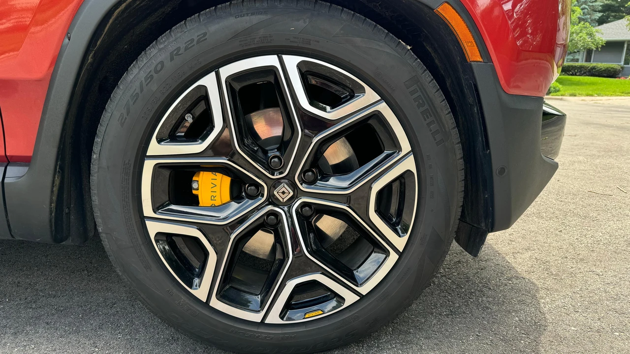 2022 Rivian R1T - Image 26 of 31