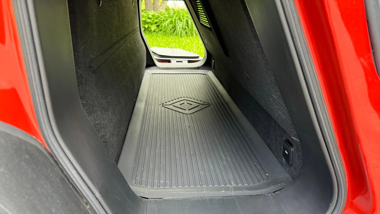 2022 Rivian R1T - Image 15 of 31