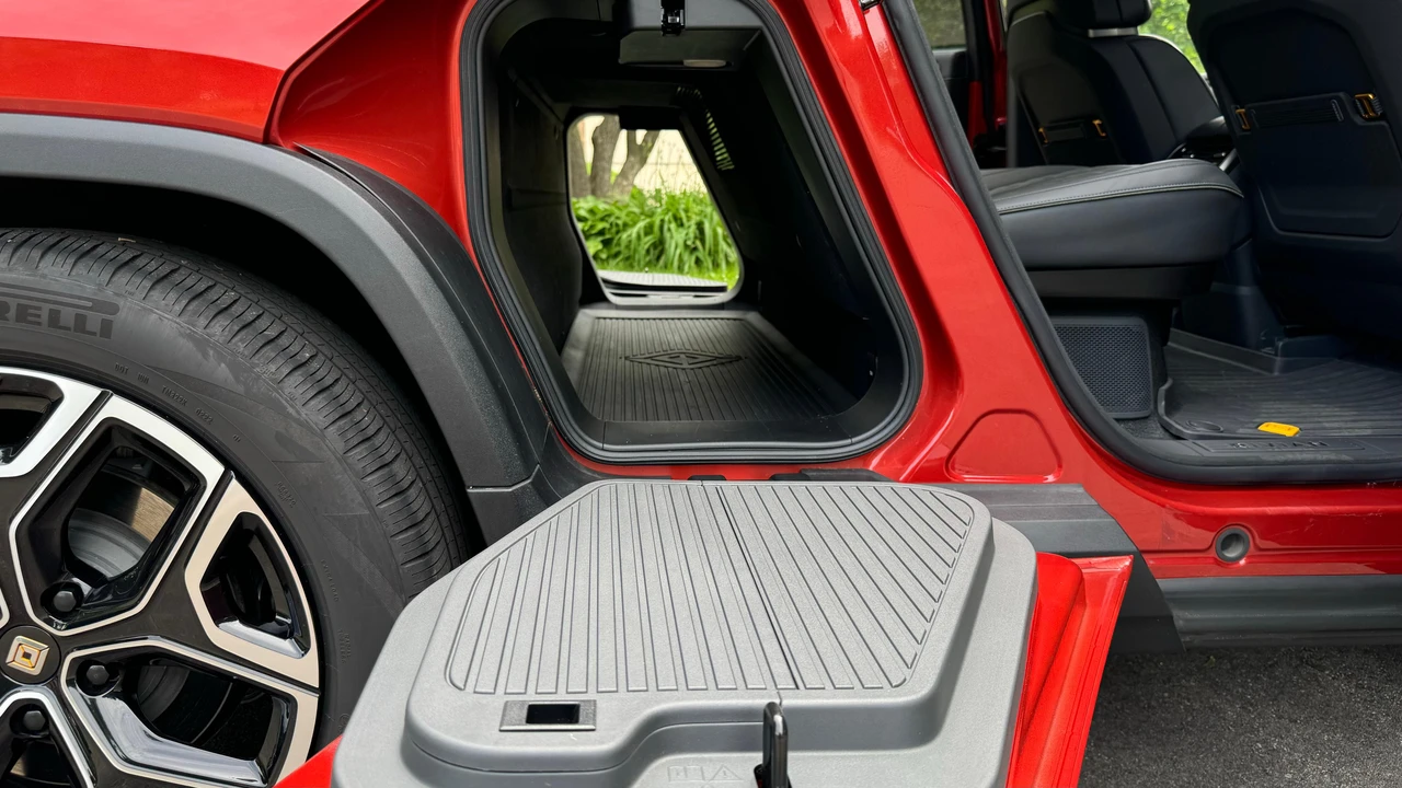 2022 Rivian R1T - Image 14 of 31