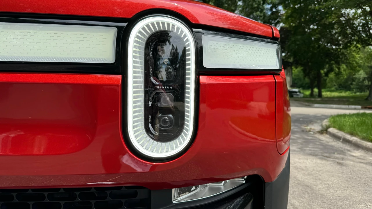 2022 Rivian R1T - Image 10 of 31