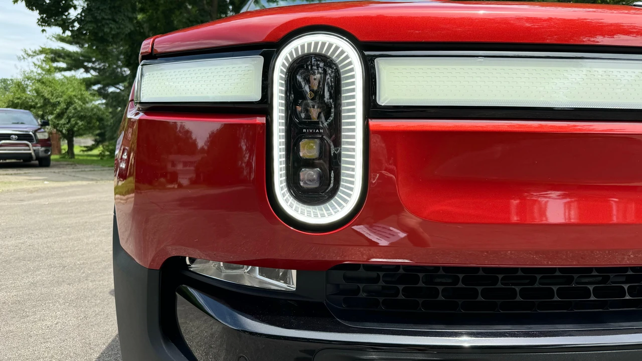 2022 Rivian R1T - Image 9 of 31