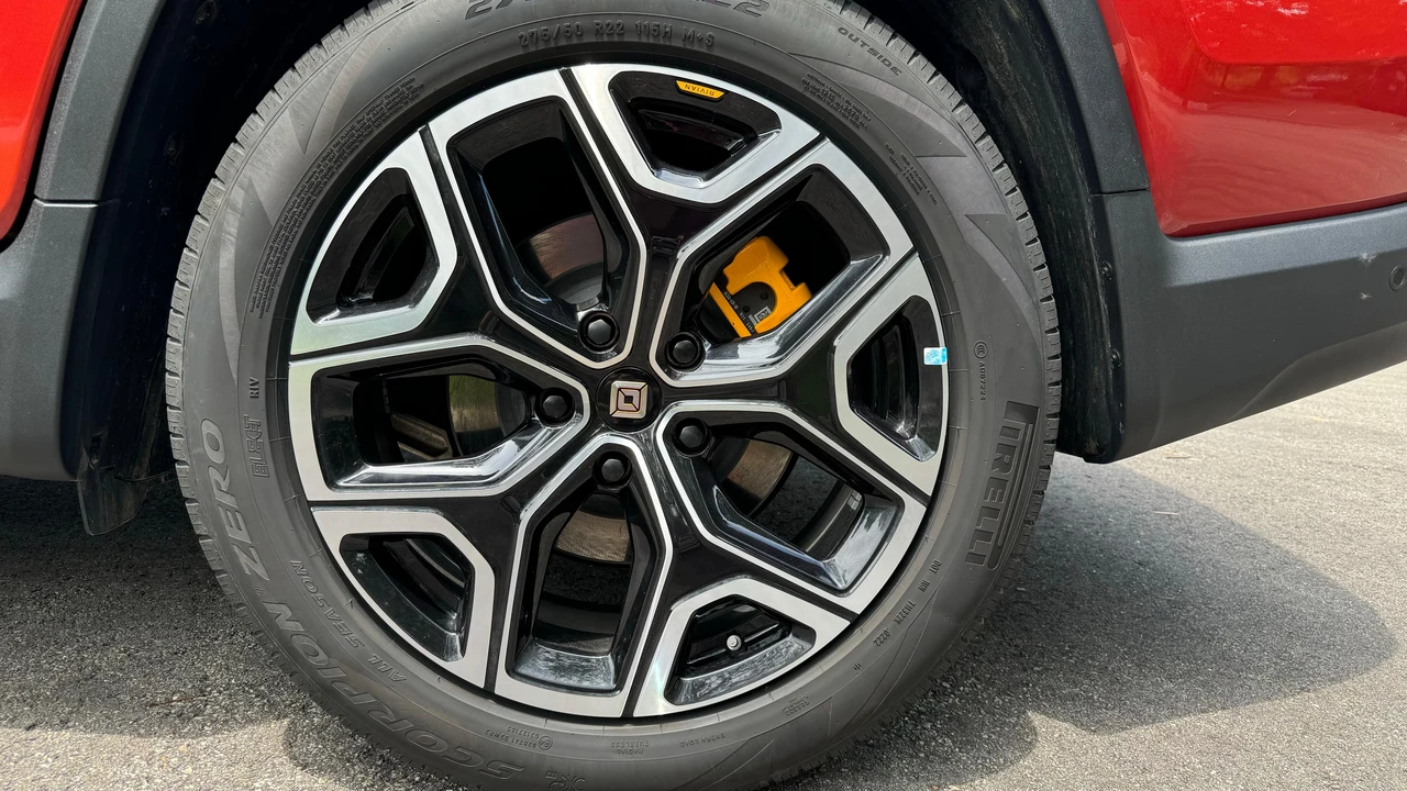 2022 Rivian R1T - Image 24 of 31