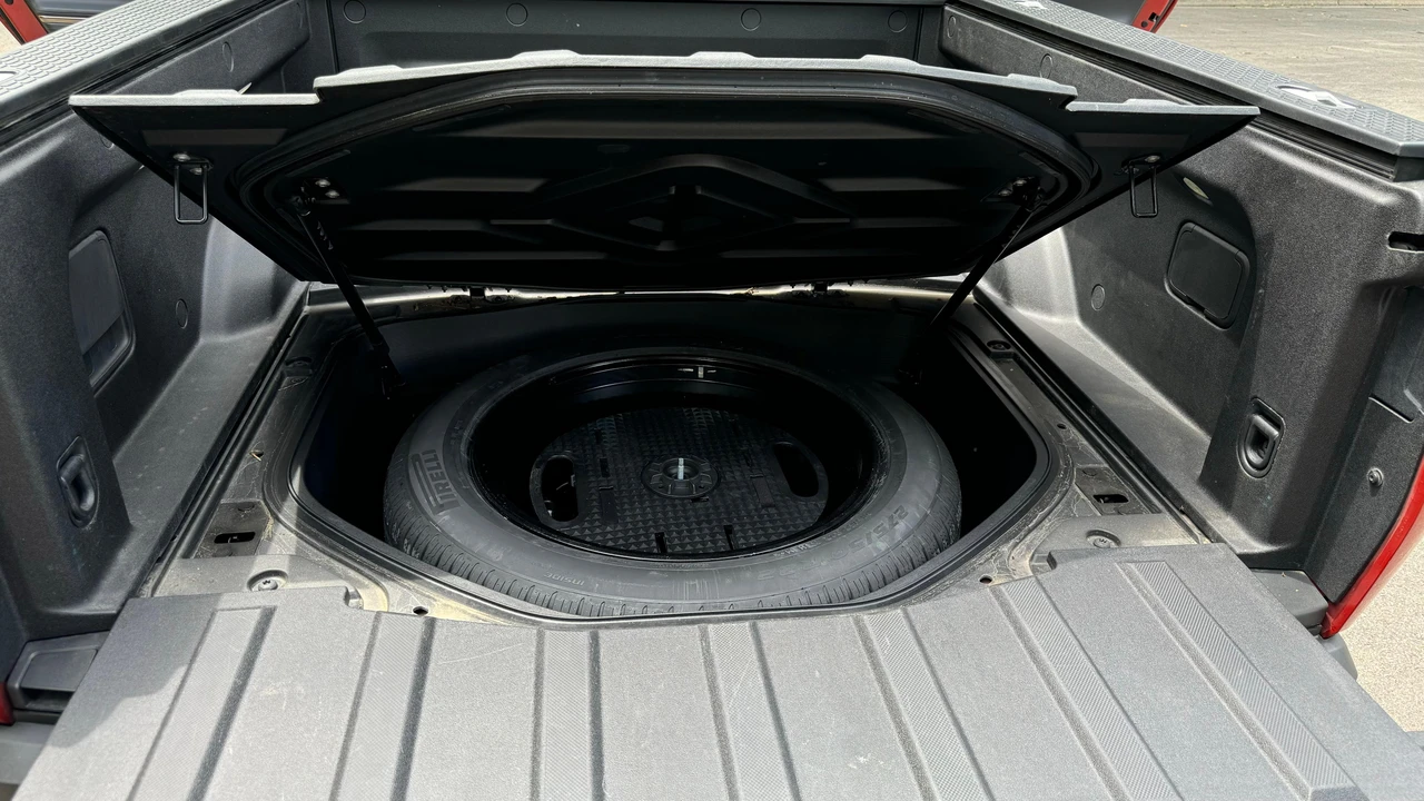 2022 Rivian R1T - Image 18 of 31
