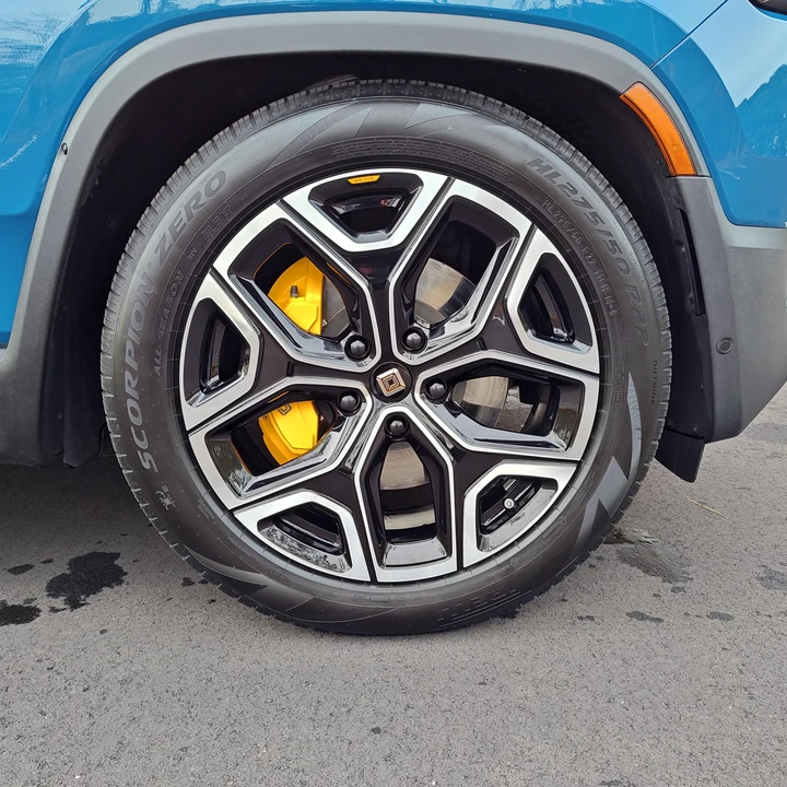 2022 Rivian R1T - Image 20 of 31