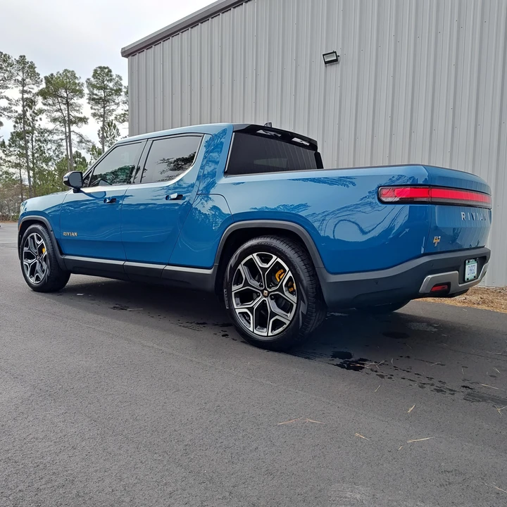 2022 Rivian R1T - Image 7 of 31