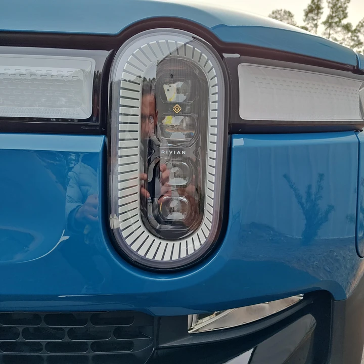 2022 Rivian R1T - Image 10 of 31