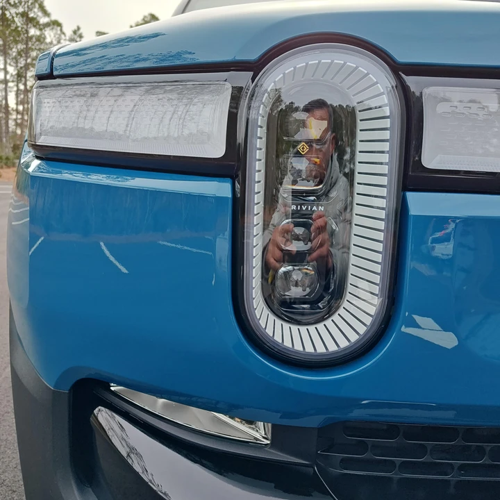 2022 Rivian R1T - Image 9 of 31
