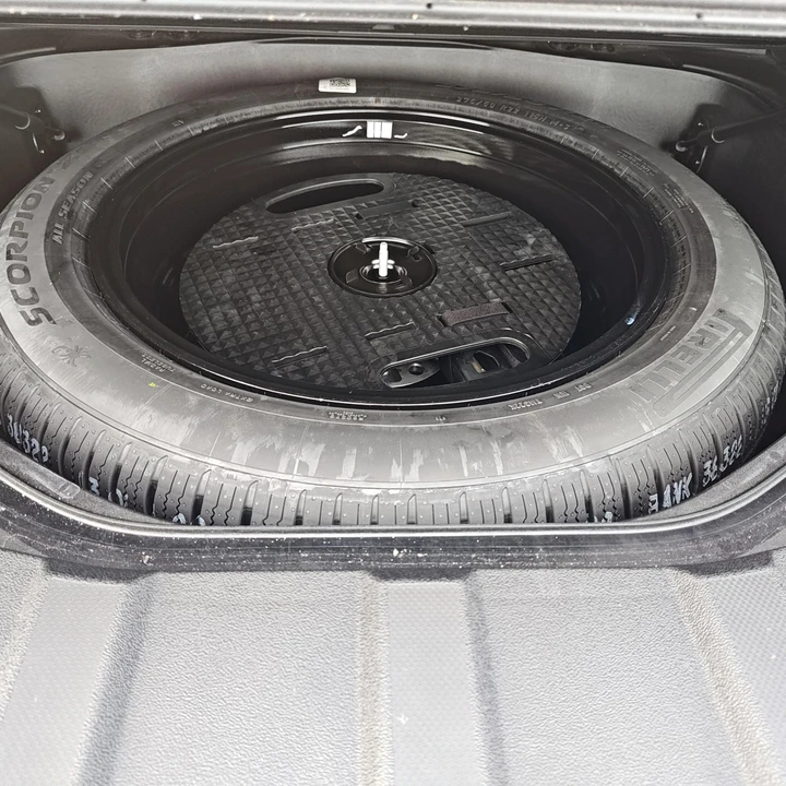2022 Rivian R1T - Image 14 of 31