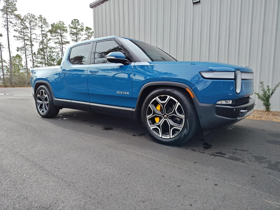 2022 Rivian R1T - Image 8 of 31