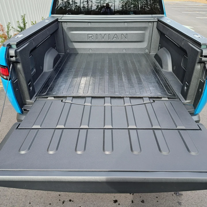 2022 Rivian R1T - Image 13 of 31