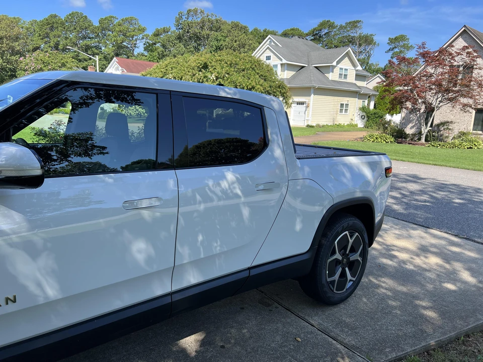 2022 Rivian R1T - Image 21 of 31
