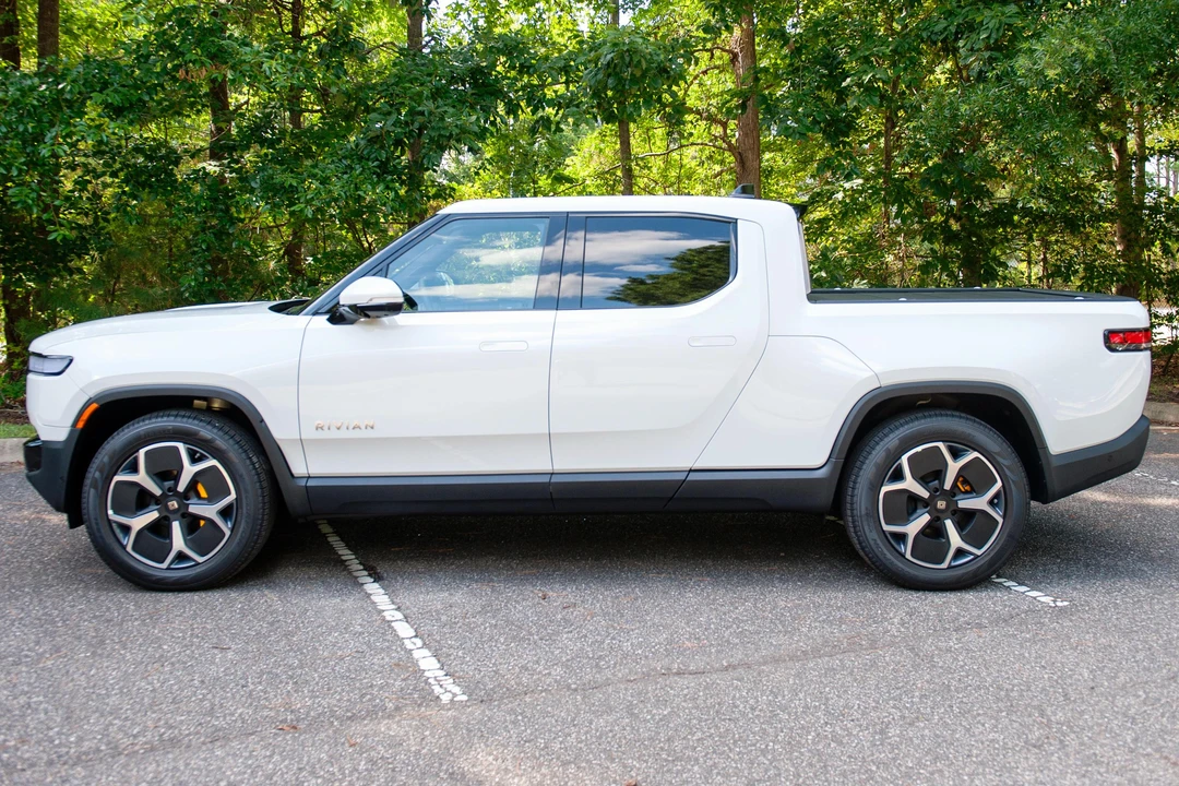 2022 Rivian R1T - Image 3 of 31