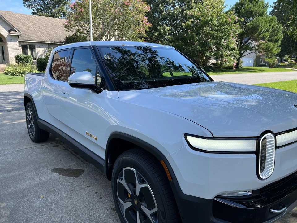 2022 Rivian R1T - Image 17 of 31