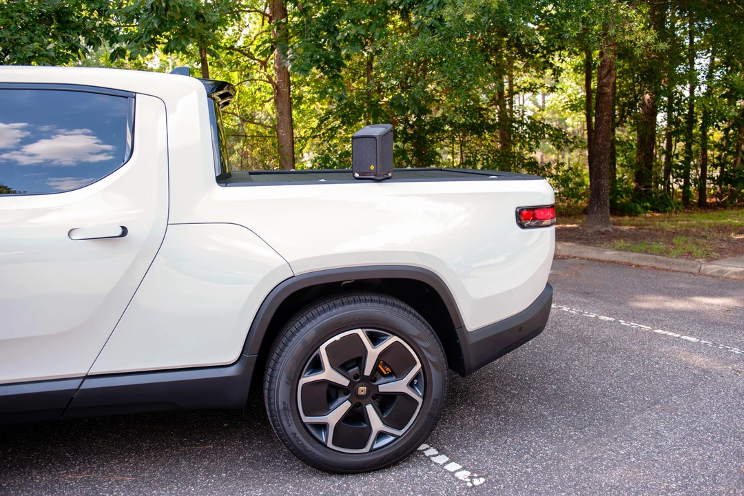 2022 Rivian R1T - Image 24 of 31