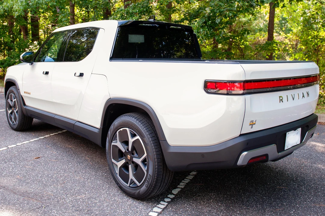 2022 Rivian R1T - Image 4 of 31