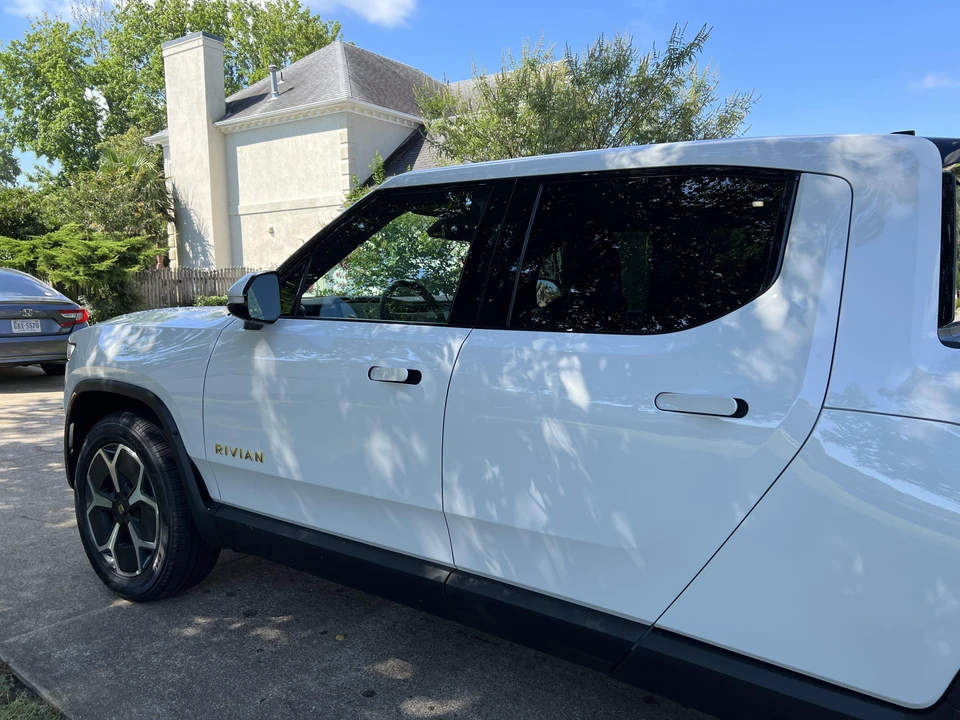 2022 Rivian R1T - Image 23 of 31