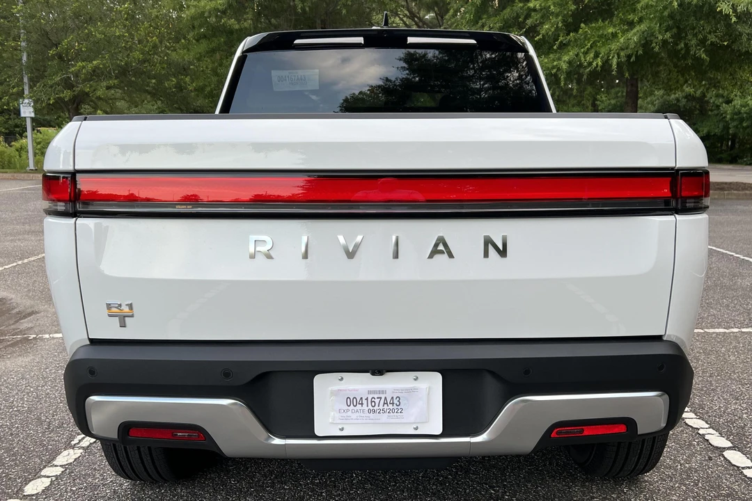 2022 Rivian R1T - Image 5 of 31