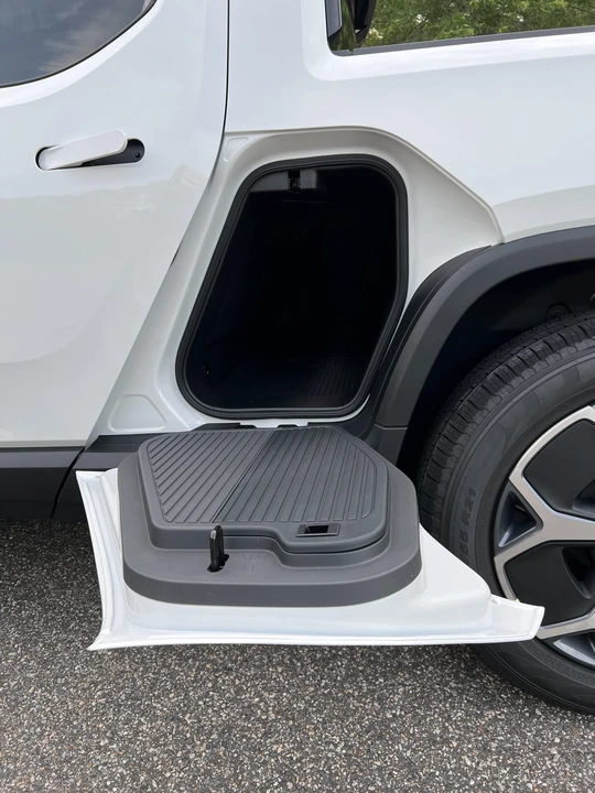 2022 Rivian R1T - Image 25 of 31