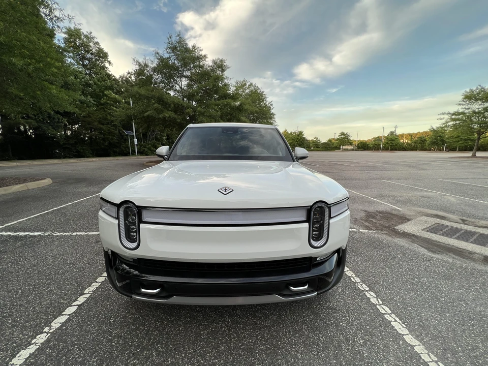2022 Rivian R1T - Image 6 of 31