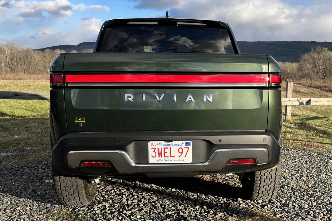2022 Rivian R1T - Image 5 of 31