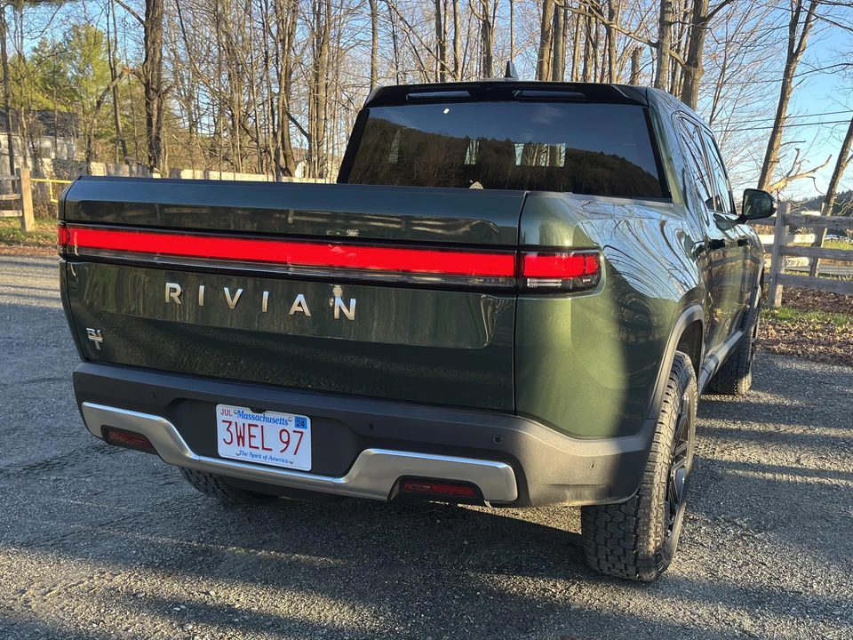 2022 Rivian R1T - Image 19 of 31
