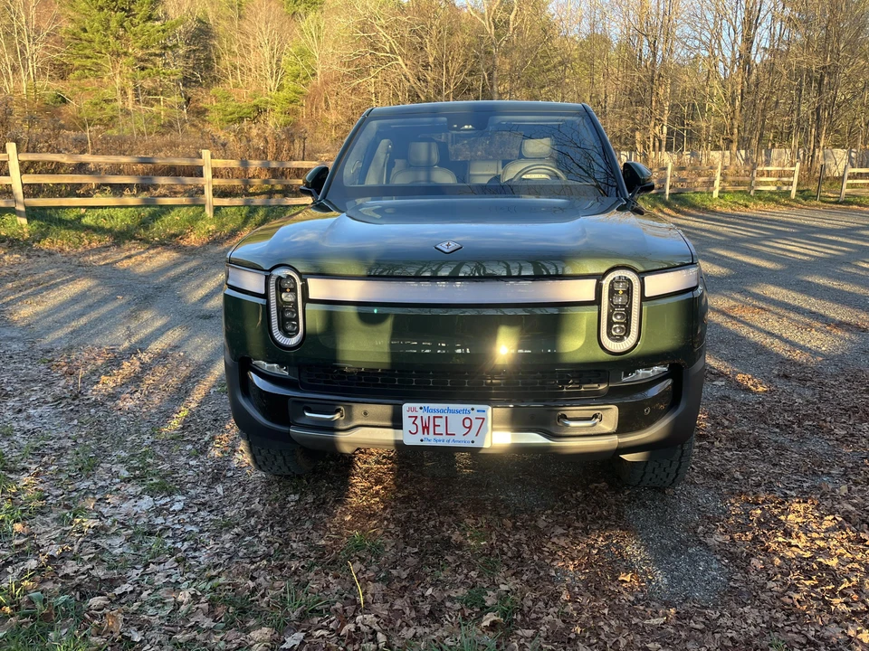 2022 Rivian R1T - Image 7 of 31