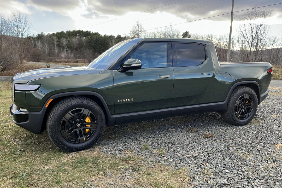 2022 Rivian R1T - Image 3 of 31