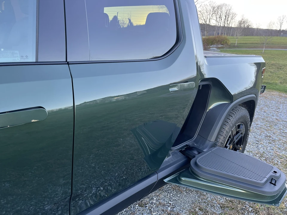 2022 Rivian R1T - Image 27 of 31