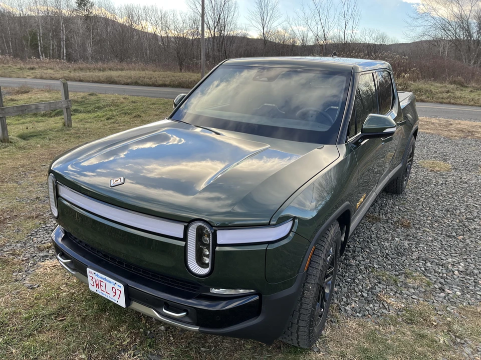 2022 Rivian R1T - Image 9 of 31