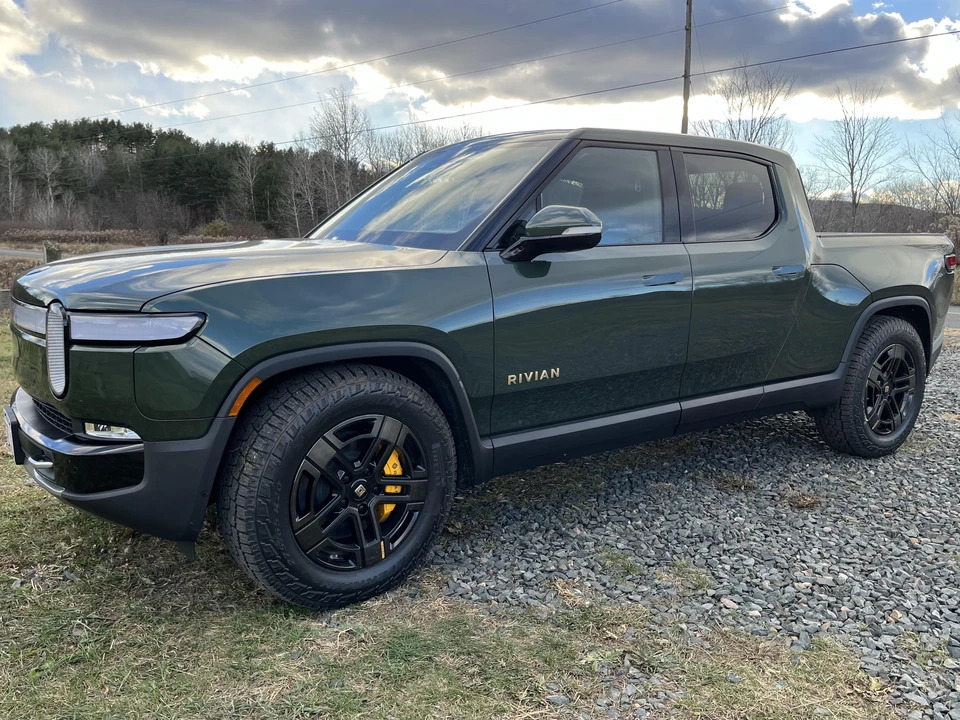 2022 Rivian R1T - Image 12 of 31