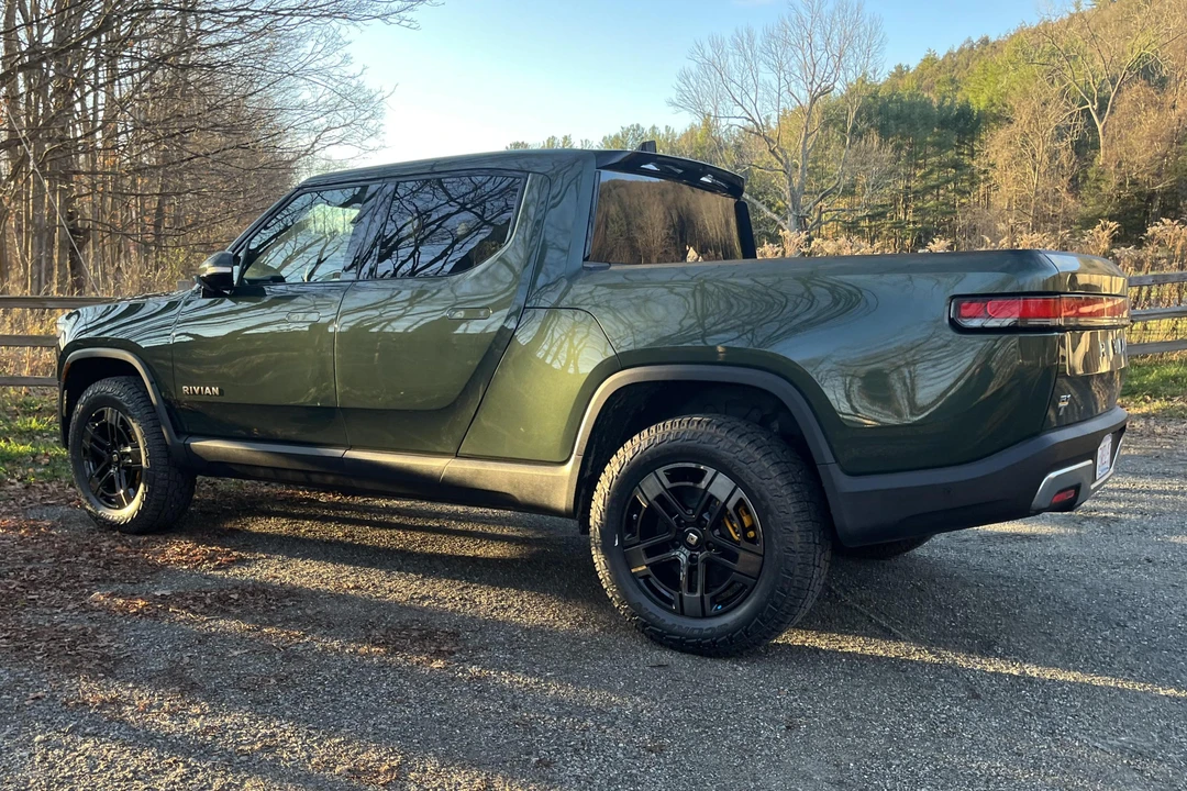 2022 Rivian R1T - Image 4 of 31