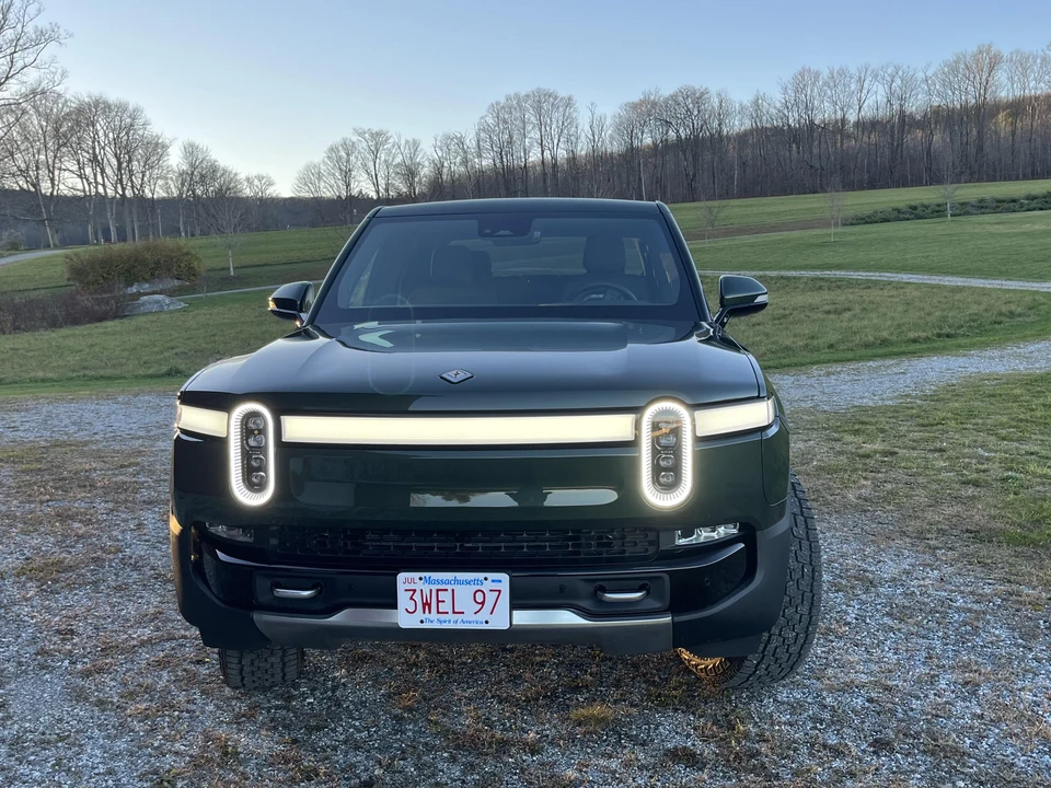 2022 Rivian R1T - Image 6 of 31