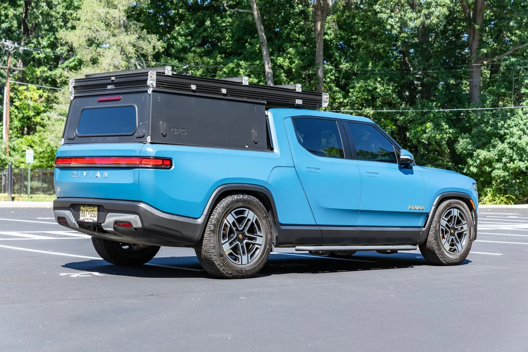 2022 Rivian R1T - Image 9 of 31