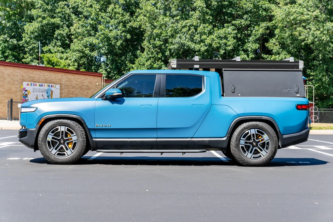 2022 Rivian R1T - Image 7 of 31
