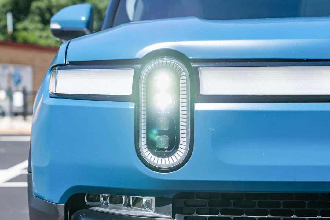 2022 Rivian R1T - Image 14 of 31