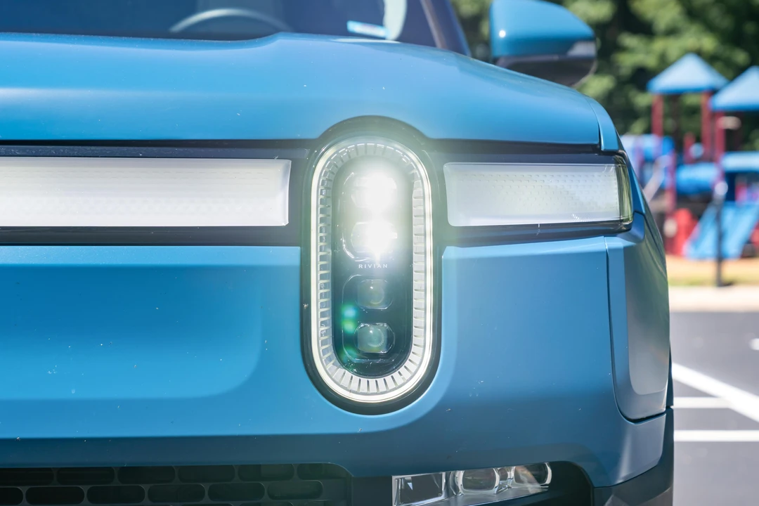 2022 Rivian R1T - Image 15 of 31