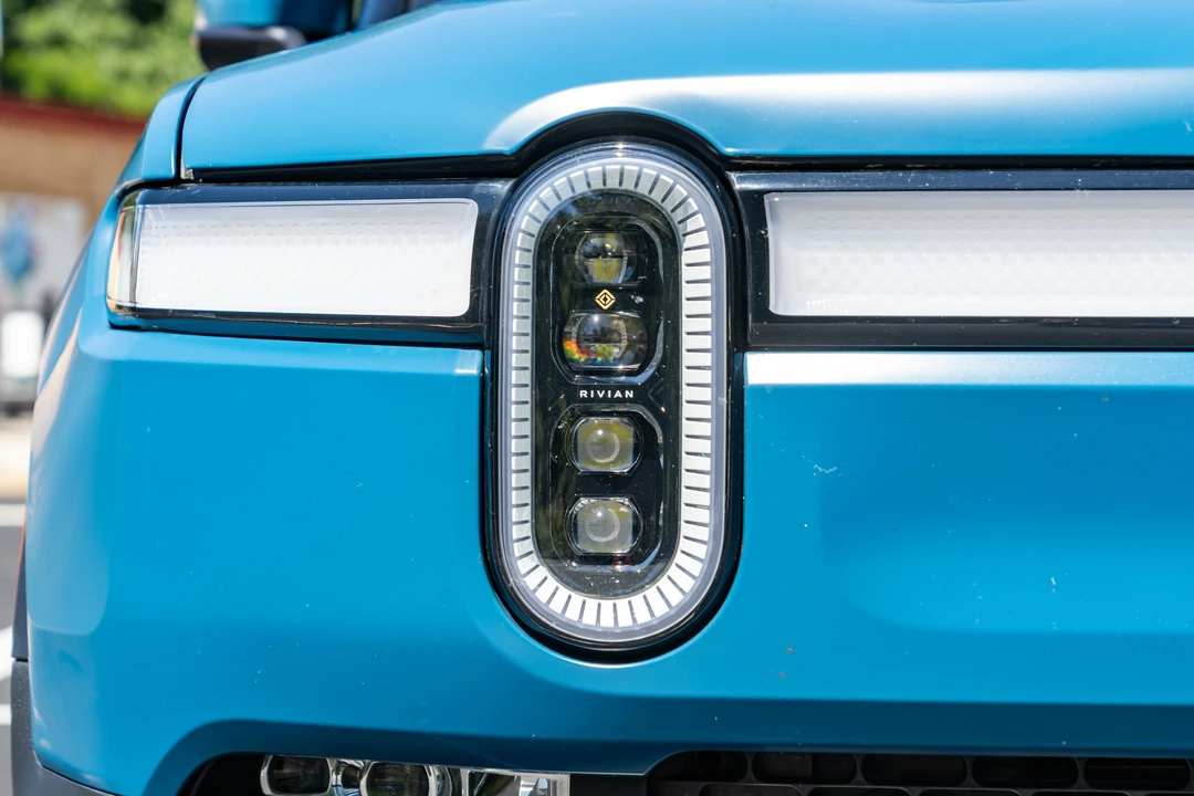 2022 Rivian R1T - Image 11 of 31