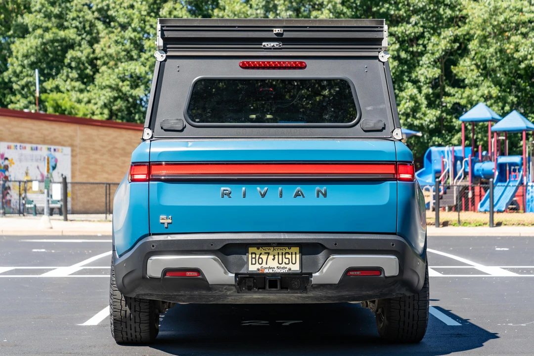 2022 Rivian R1T - Image 5 of 31